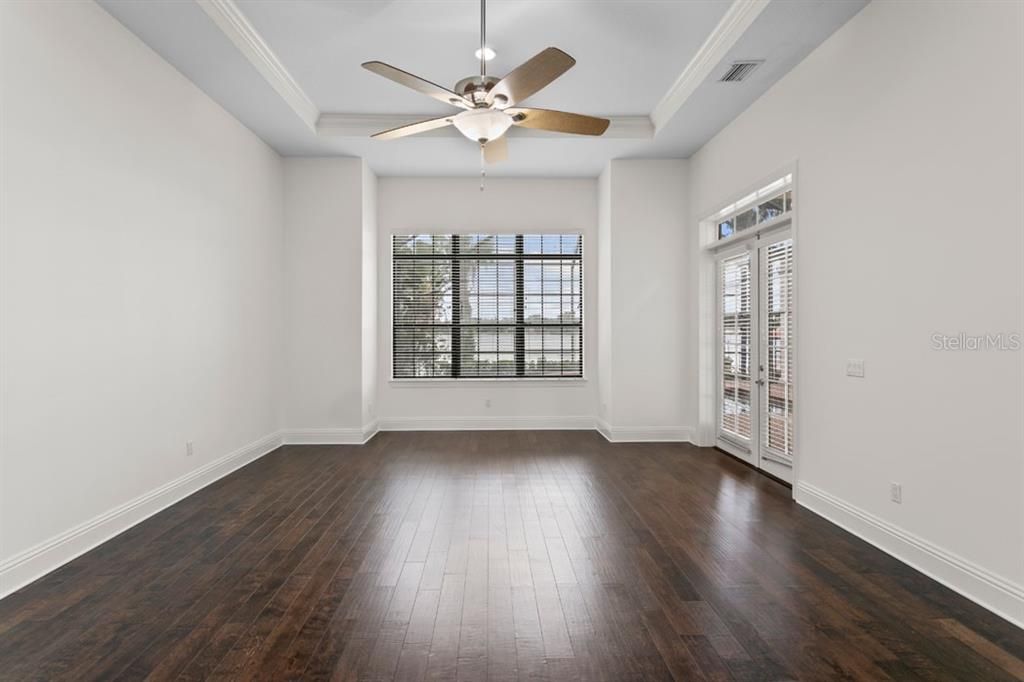 Active With Contract: $1,995,000 (5 beds, 4 baths, 6184 Square Feet)