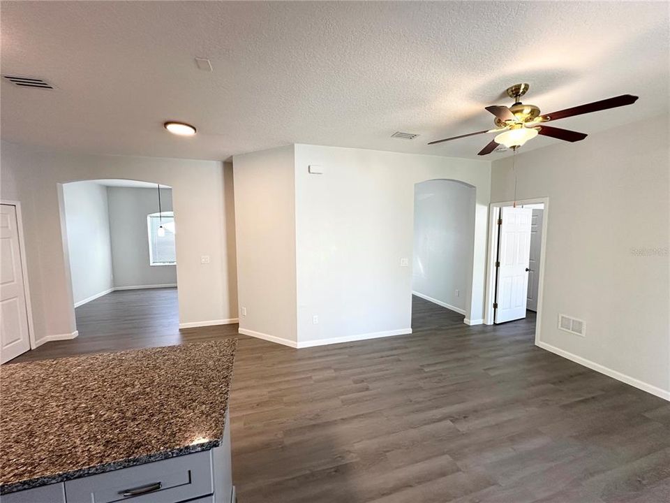 В аренду: $2,100 (3 спален, 2 ванн, 1800 Квадратных фут)