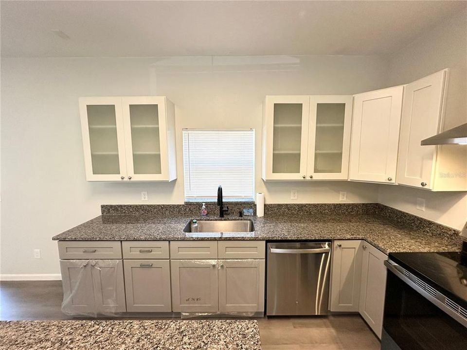 В аренду: $2,100 (3 спален, 2 ванн, 1800 Квадратных фут)