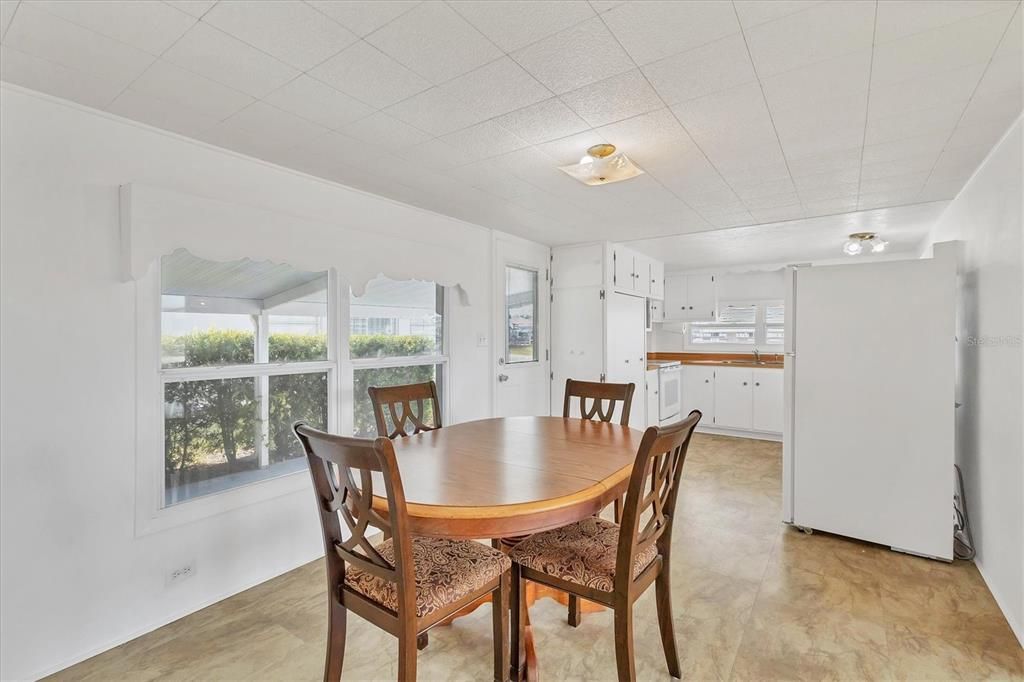 待售: $99,000 (2 贝兹, 2 浴室, 903 平方英尺)