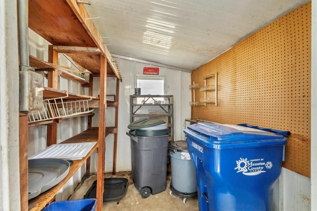 待售: $99,000 (2 贝兹, 2 浴室, 903 平方英尺)