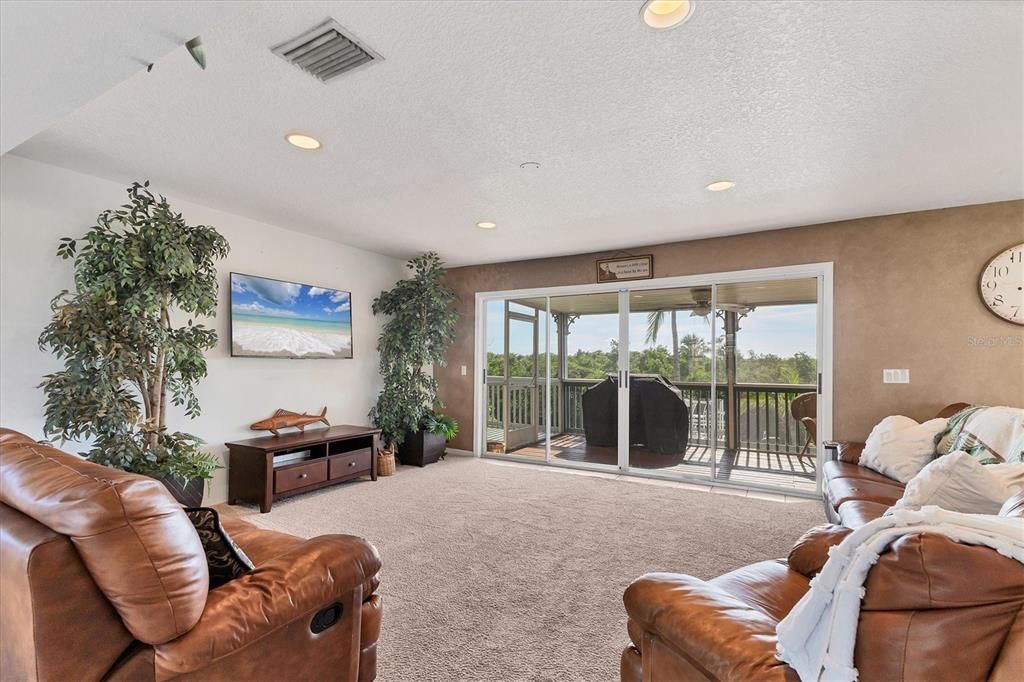 En Venta: $875,000 (3 camas, 2 baños, 1568 Pies cuadrados)