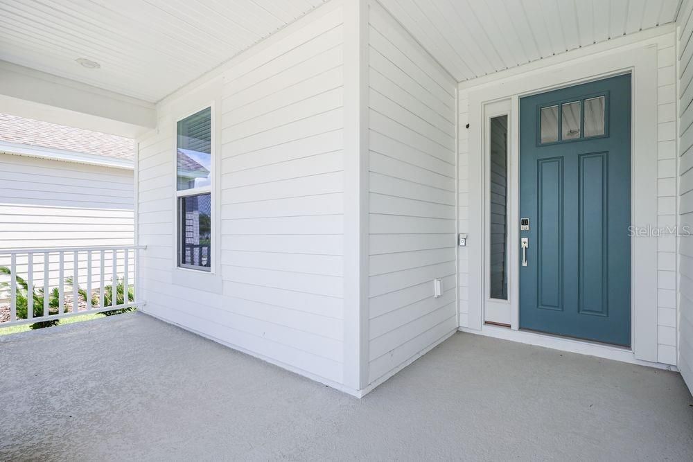 Activo con contrato: $399,990 (3 camas, 2 baños, 2055 Pies cuadrados)