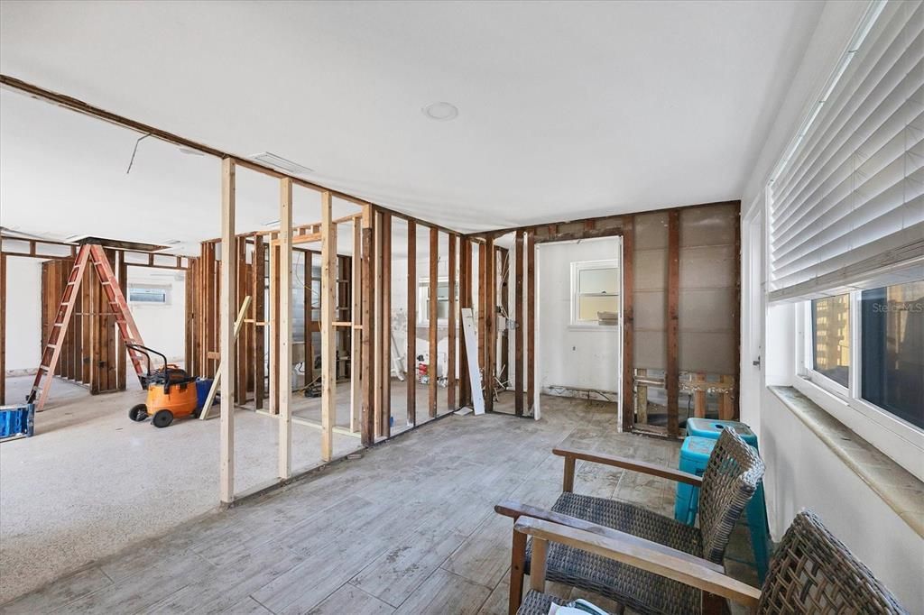 合同活跃: $489,000 (3 贝兹, 2 浴室, 1160 平方英尺)