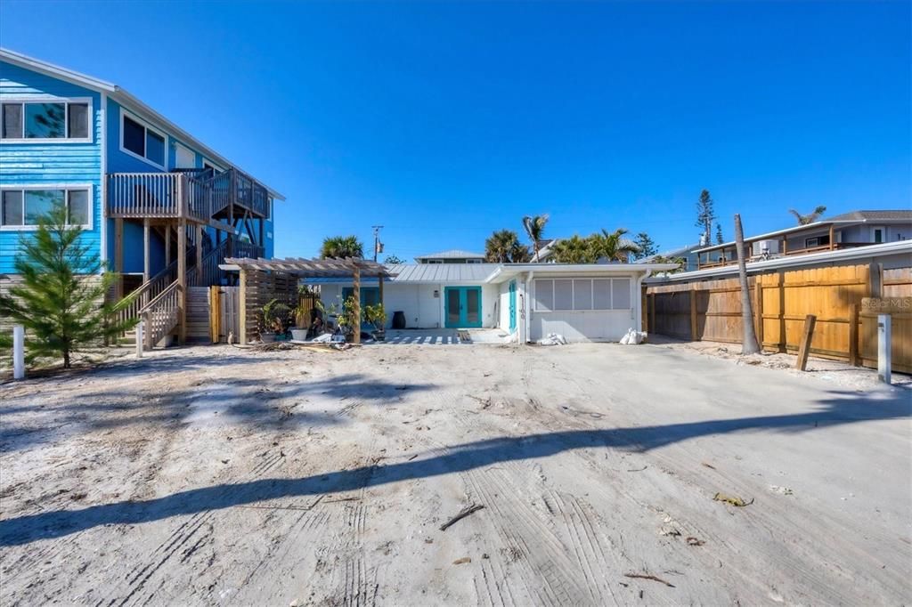 合同活跃: $489,000 (3 贝兹, 2 浴室, 1160 平方英尺)