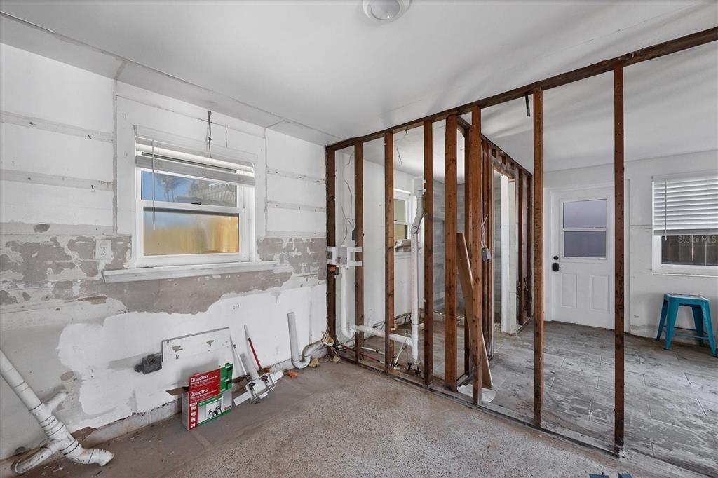 合同活跃: $489,000 (3 贝兹, 2 浴室, 1160 平方英尺)