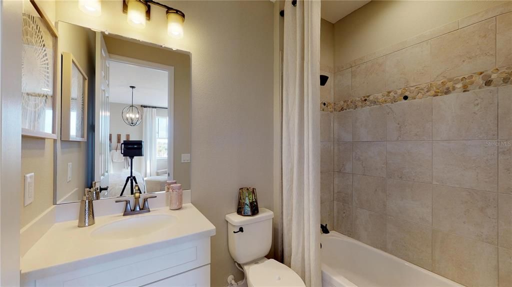 Activo con contrato: $663,049 (5 camas, 4 baños, 3461 Pies cuadrados)