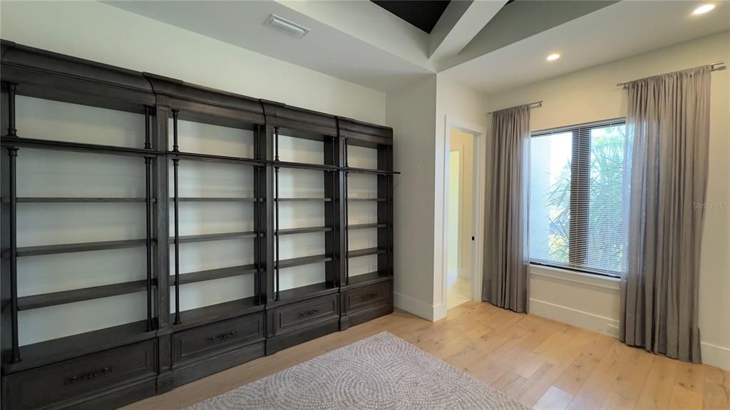 For Sale: $2,770,000 (5 beds, 6 baths, 4461 Square Feet)