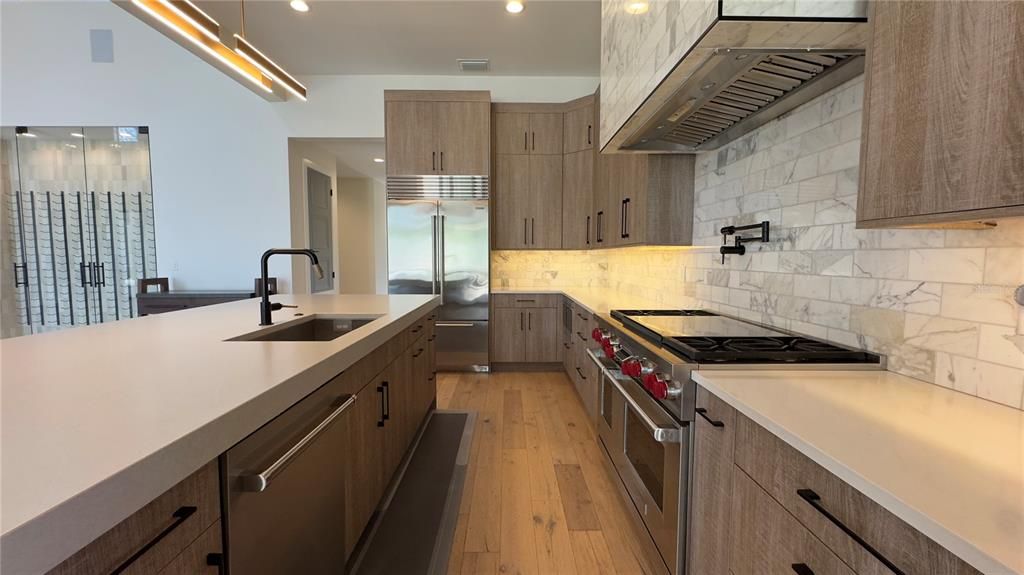 For Sale: $2,770,000 (5 beds, 6 baths, 4461 Square Feet)