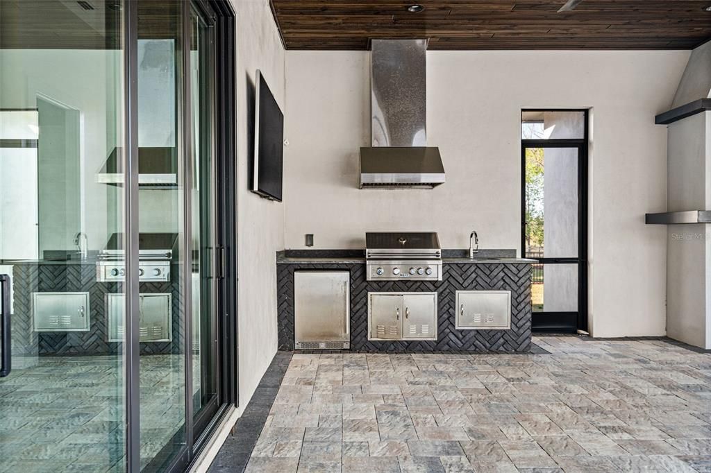 For Sale: $2,770,000 (5 beds, 6 baths, 4461 Square Feet)