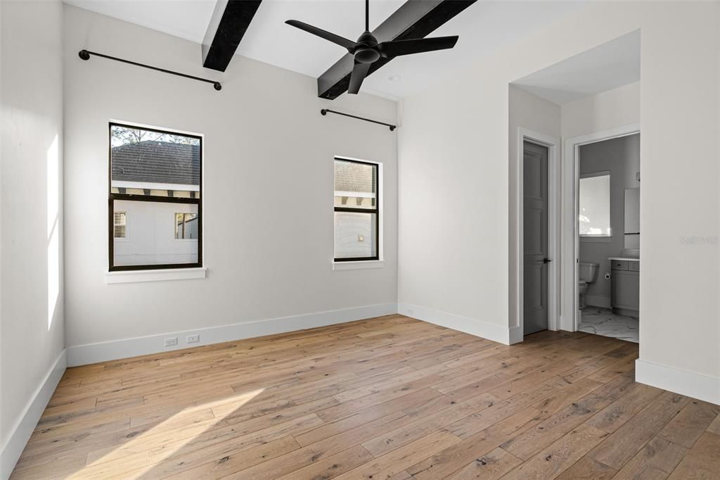 For Sale: $2,770,000 (5 beds, 6 baths, 4461 Square Feet)