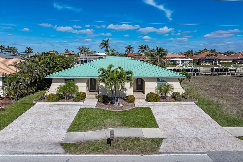 Vendido Recientemente: $595,000 (4 camas, 0 baños, 2032 Pies cuadrados)