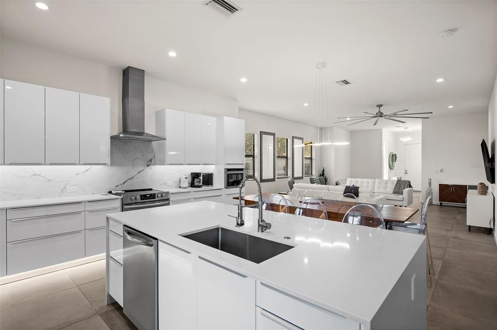 Active With Contract: $829,000 (3 beds, 2 baths, 1831 Square Feet)