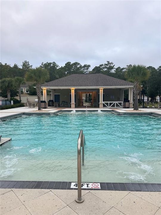 Activo con contrato: $369,990 (3 camas, 2 baños, 1961 Pies cuadrados)