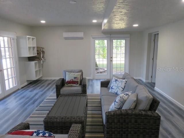 出租: $5,500 (4 贝兹, 2 浴室, 2663 平方英尺)