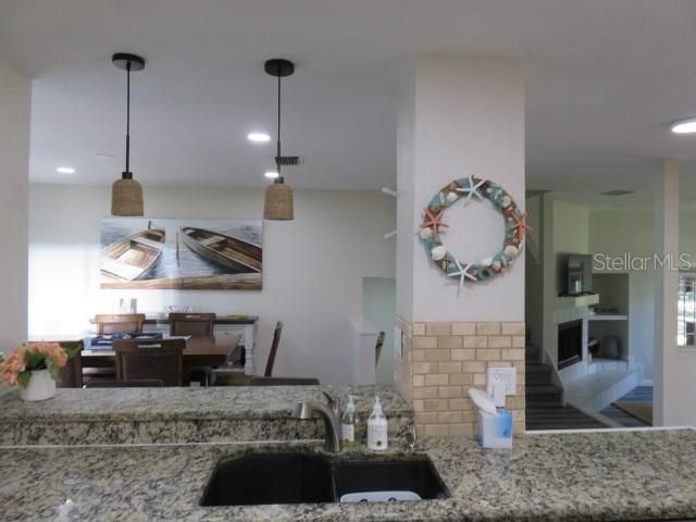 出租: $5,500 (4 贝兹, 2 浴室, 2663 平方英尺)