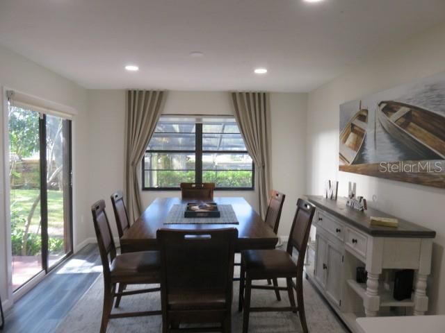 出租: $5,500 (4 贝兹, 2 浴室, 2663 平方英尺)