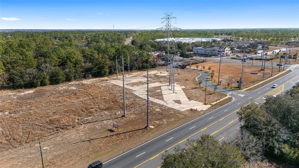 En Venta: $1,100,000 (5.82 acres)