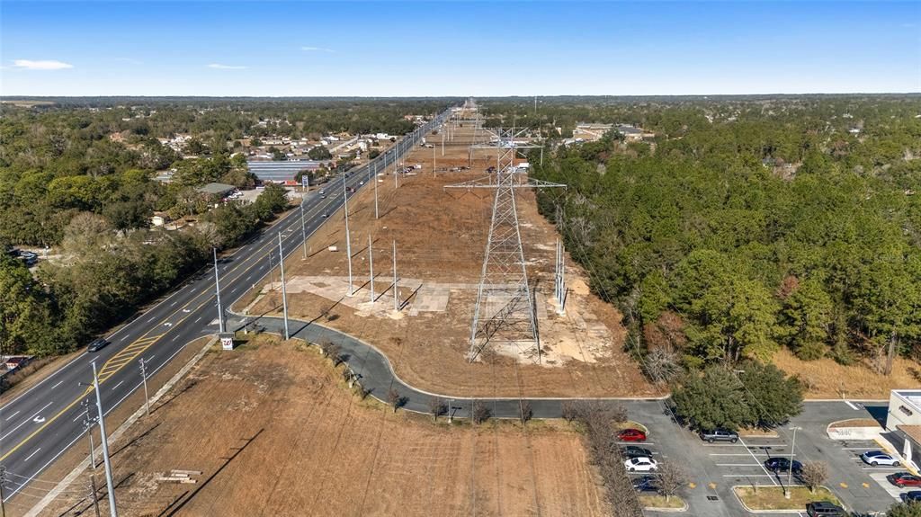 En Venta: $1,100,000 (5.82 acres)