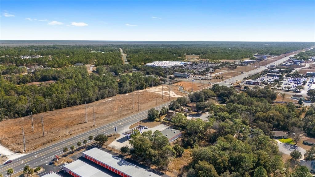 En Venta: $1,100,000 (5.82 acres)