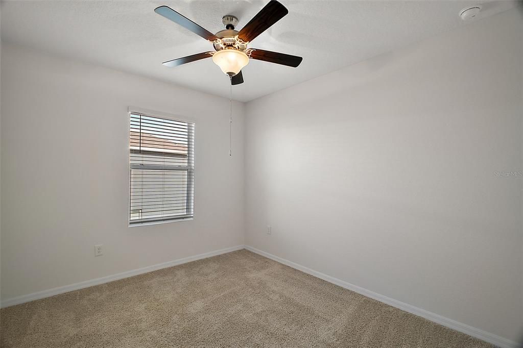 Activo con contrato: $225,000 (3 camas, 2 baños, 1812 Pies cuadrados)