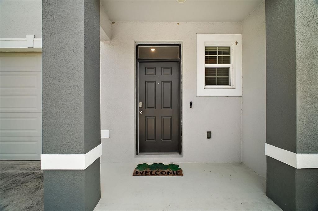 Activo con contrato: $225,000 (3 camas, 2 baños, 1812 Pies cuadrados)