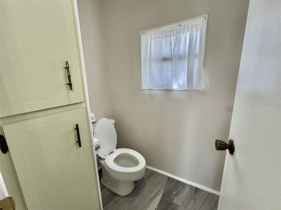 Active With Contract: $139,000 (2 beds, 2 baths, 1800 Square Feet)