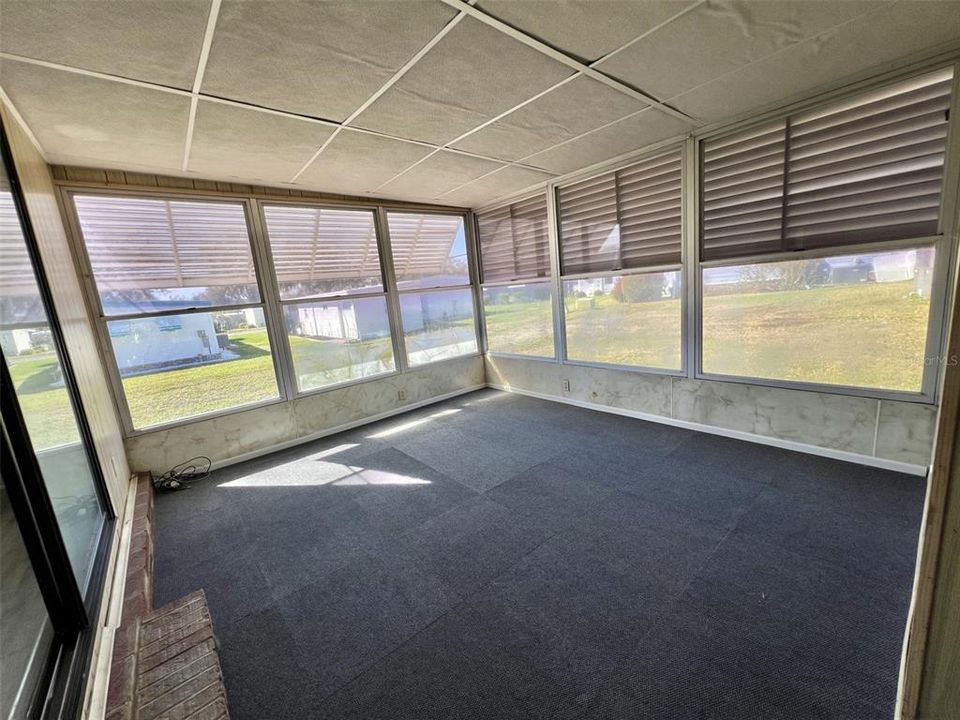 Active With Contract: $139,000 (2 beds, 2 baths, 1800 Square Feet)