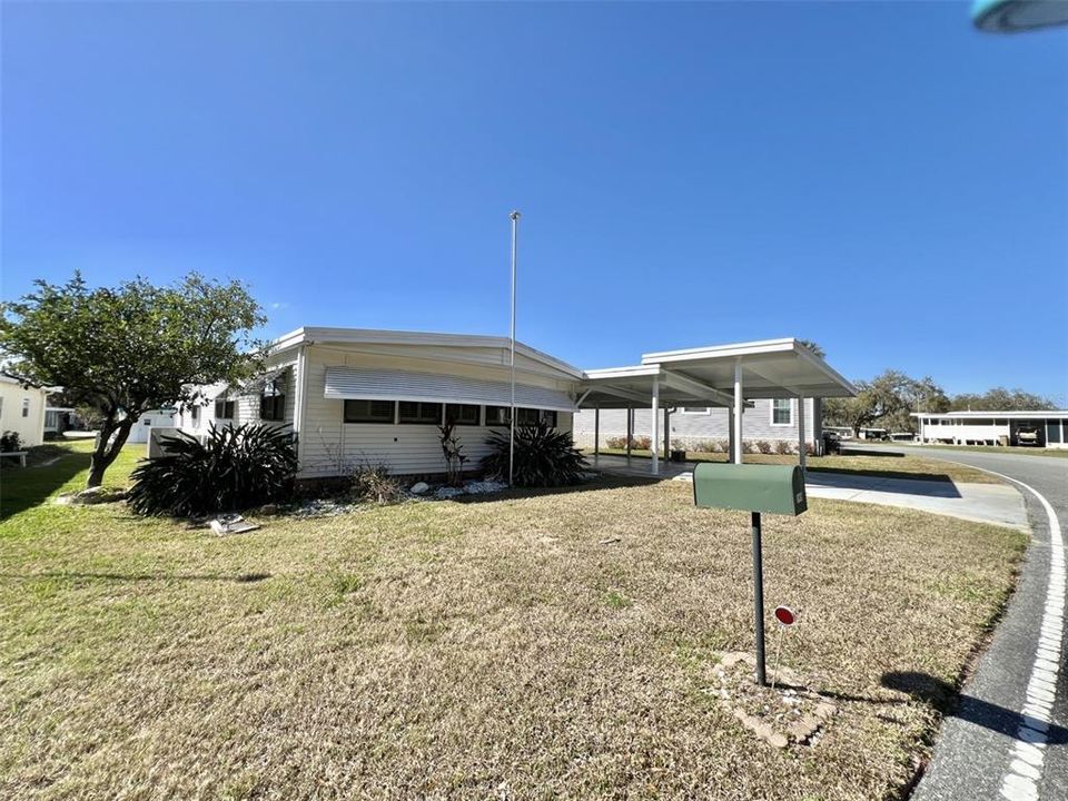 Active With Contract: $139,000 (2 beds, 2 baths, 1800 Square Feet)