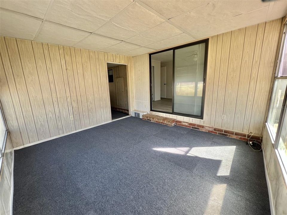 Active With Contract: $139,000 (2 beds, 2 baths, 1800 Square Feet)