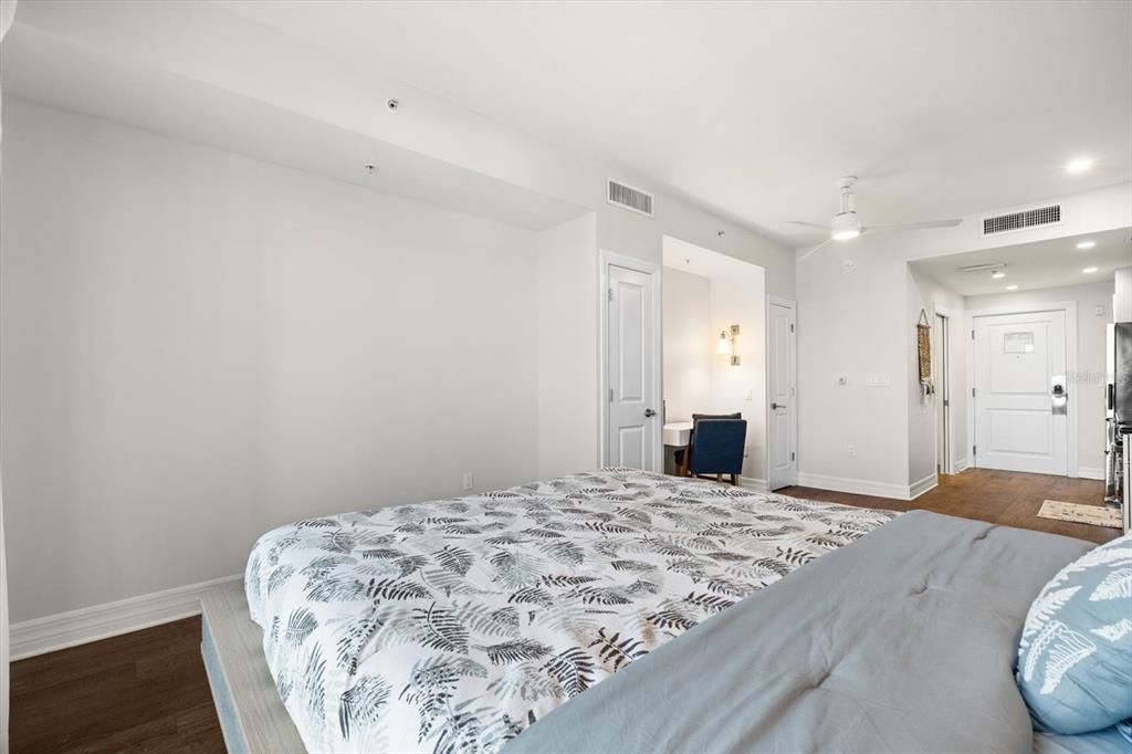 For Rent: $1,202 (0 beds, 1 baths, 458 Square Feet)