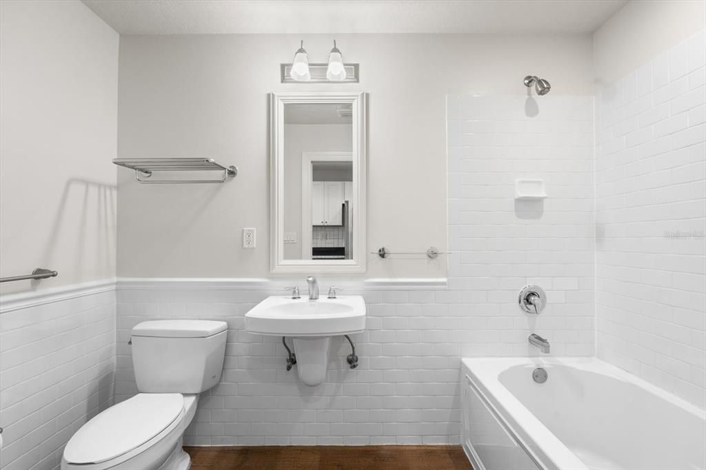 For Rent: $1,492 (1 beds, 1 baths, 651 Square Feet)