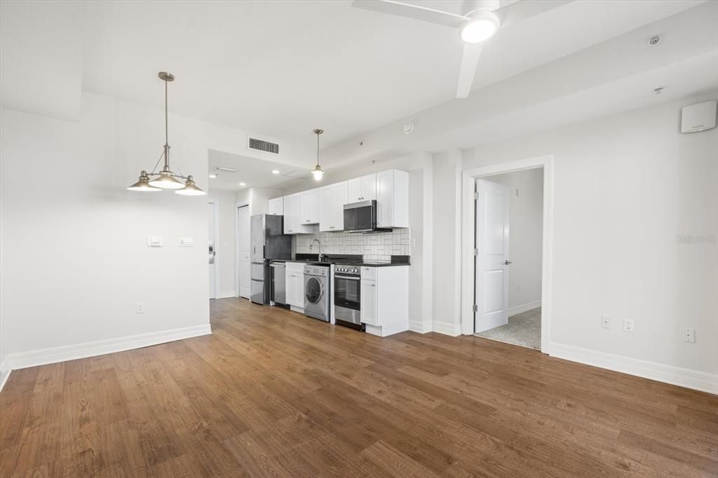 For Rent: $1,492 (1 beds, 1 baths, 651 Square Feet)