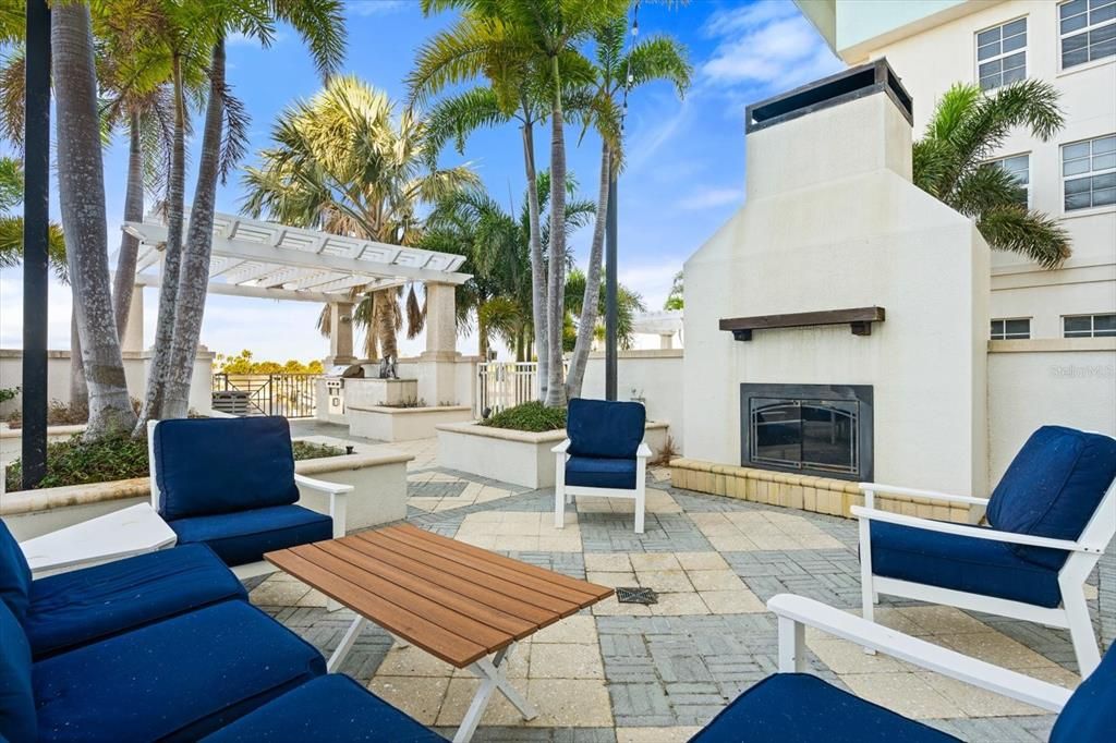 For Rent: $1,492 (1 beds, 1 baths, 651 Square Feet)