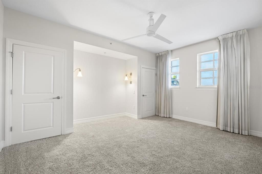 For Rent: $1,492 (1 beds, 1 baths, 651 Square Feet)