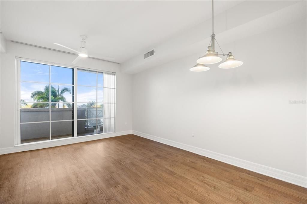 For Rent: $1,492 (1 beds, 1 baths, 651 Square Feet)