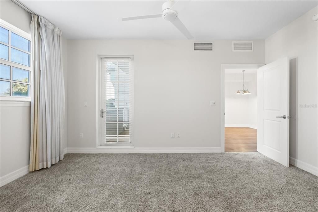 For Rent: $1,492 (1 beds, 1 baths, 651 Square Feet)