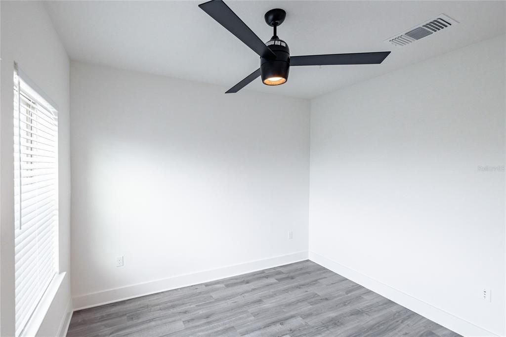 For Rent: $1,707 (0 beds, 1 baths, 604 Square Feet)