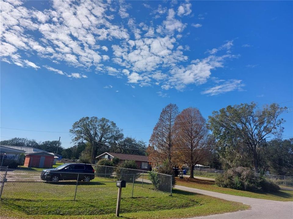For Sale: $1,500,000 (2 beds, 1 baths, 952 Square Feet)