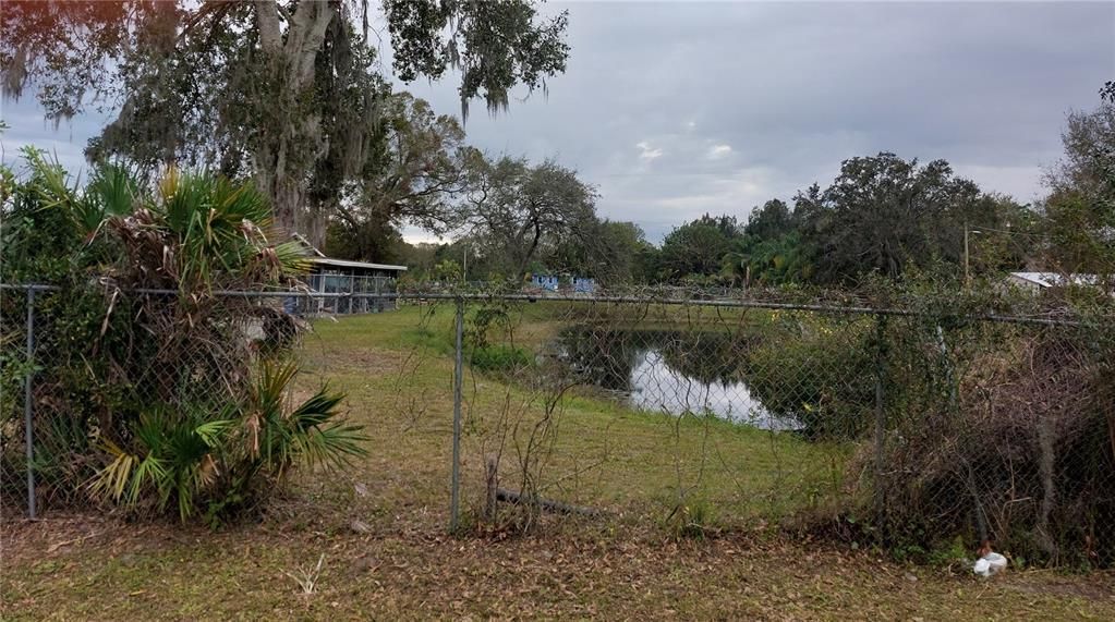 For Sale: $1,500,000 (2 beds, 1 baths, 952 Square Feet)