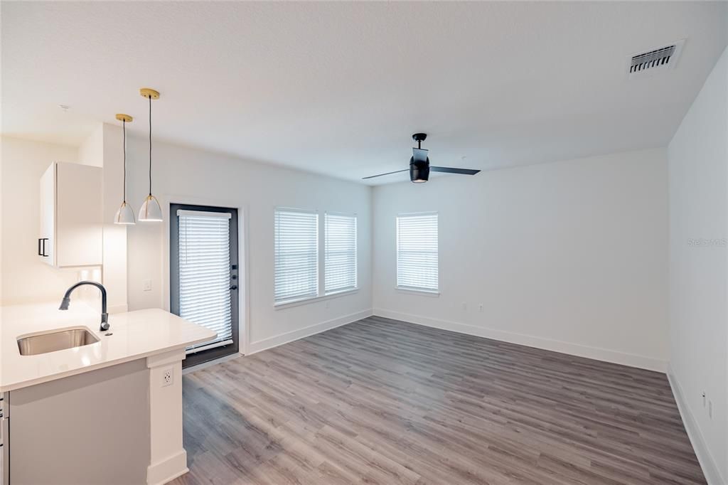 En Renta: $3,198 (3 camas, 3 baños, 1535 Pies cuadrados)