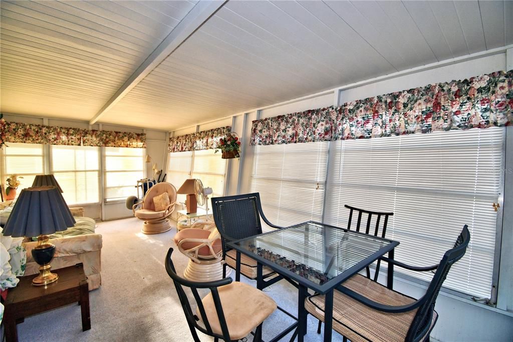 For Sale: $102,000 (2 beds, 2 baths, 1296 Square Feet)