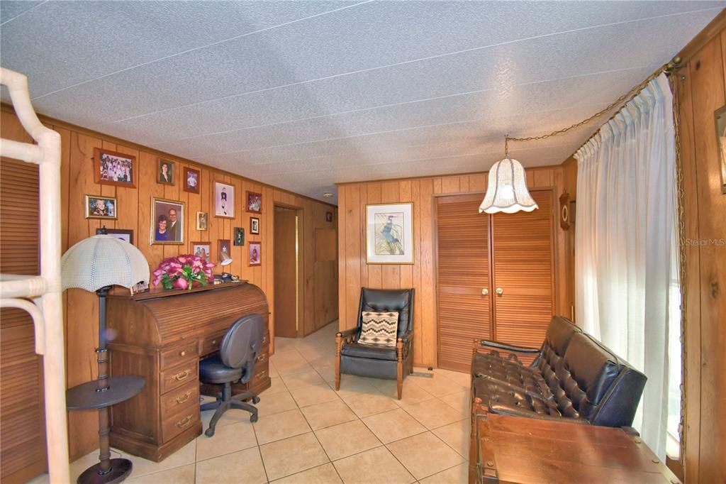 For Sale: $102,000 (2 beds, 2 baths, 1296 Square Feet)