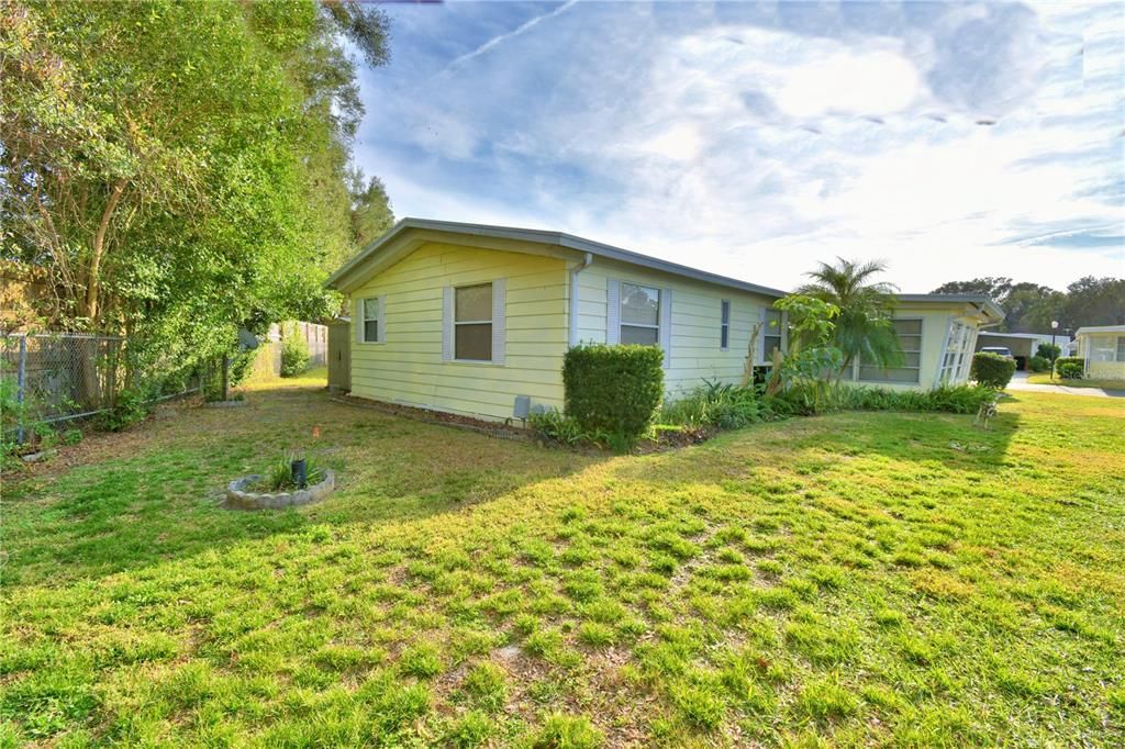 For Sale: $102,000 (2 beds, 2 baths, 1296 Square Feet)