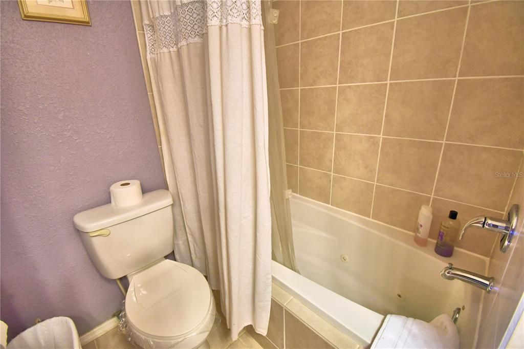 For Sale: $102,000 (2 beds, 2 baths, 1296 Square Feet)