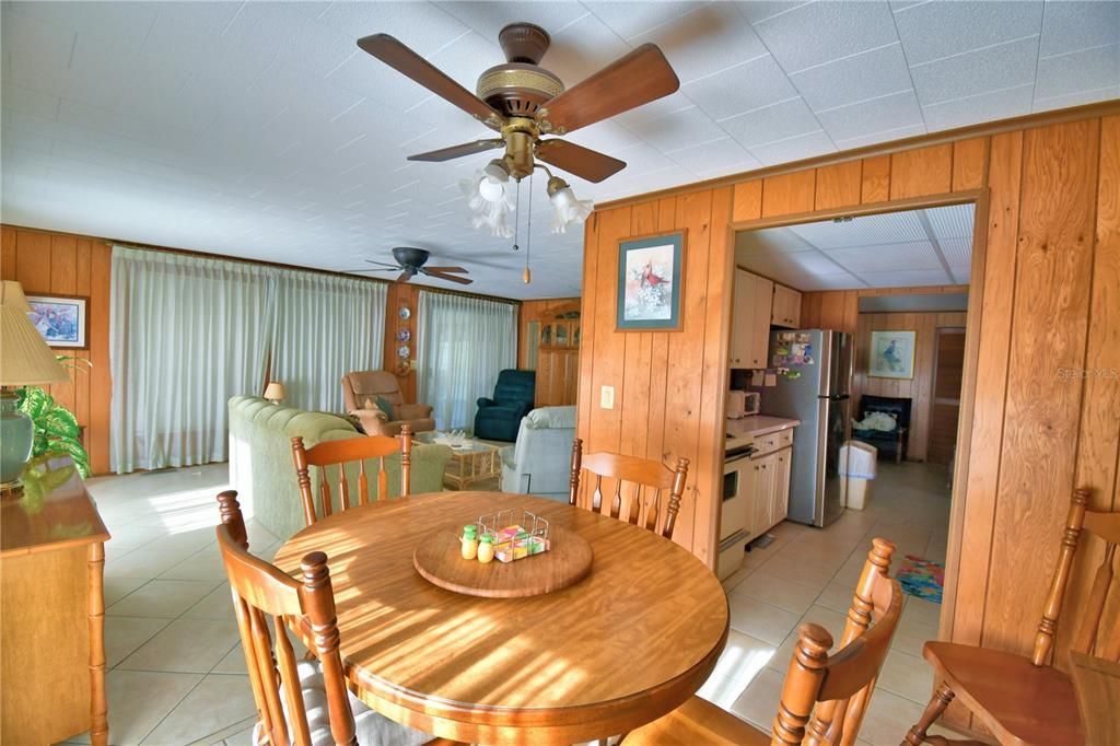 For Sale: $102,000 (2 beds, 2 baths, 1296 Square Feet)