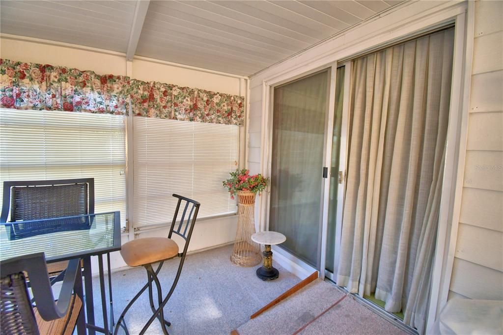 For Sale: $102,000 (2 beds, 2 baths, 1296 Square Feet)