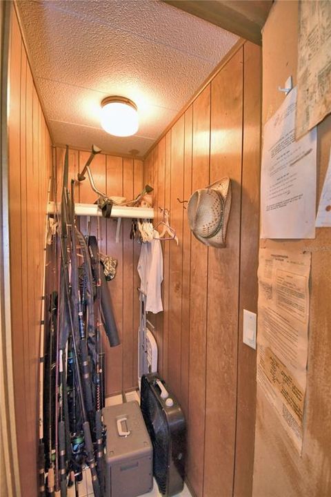 For Sale: $102,000 (2 beds, 2 baths, 1296 Square Feet)