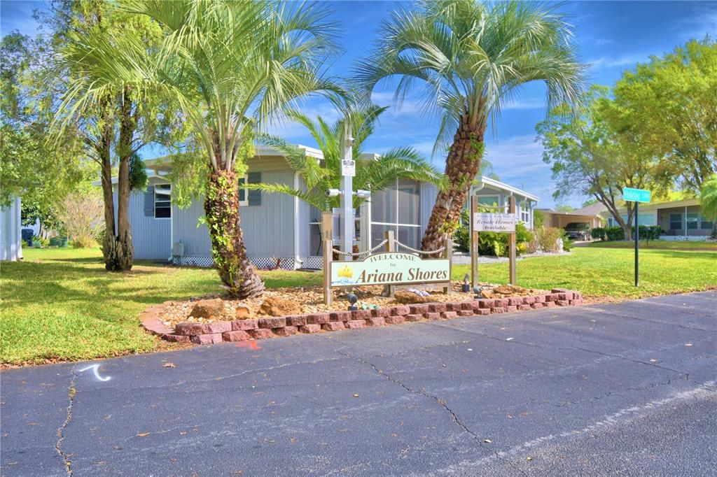 For Sale: $102,000 (2 beds, 2 baths, 1296 Square Feet)