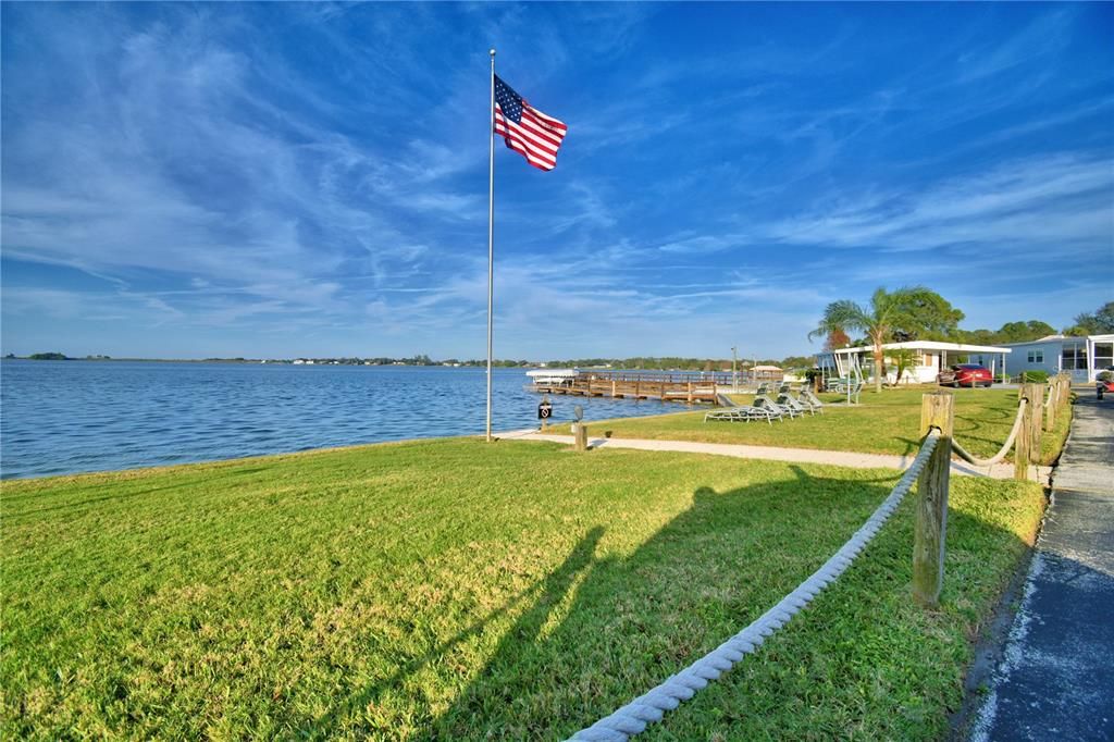 For Sale: $102,000 (2 beds, 2 baths, 1296 Square Feet)